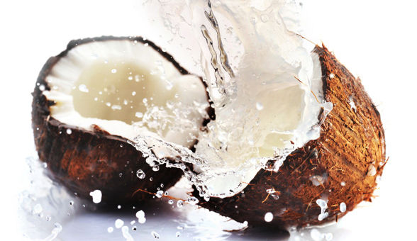 cracked-coconut-oil-spashing-out_article_new